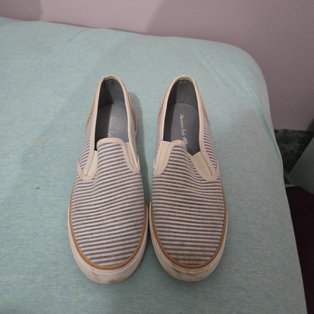 American Eagle slip-ons